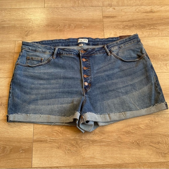 NWT Ava & Viv Jean shorts size 24W stretch midi Button fly denim plus size - Picture 1 of 6